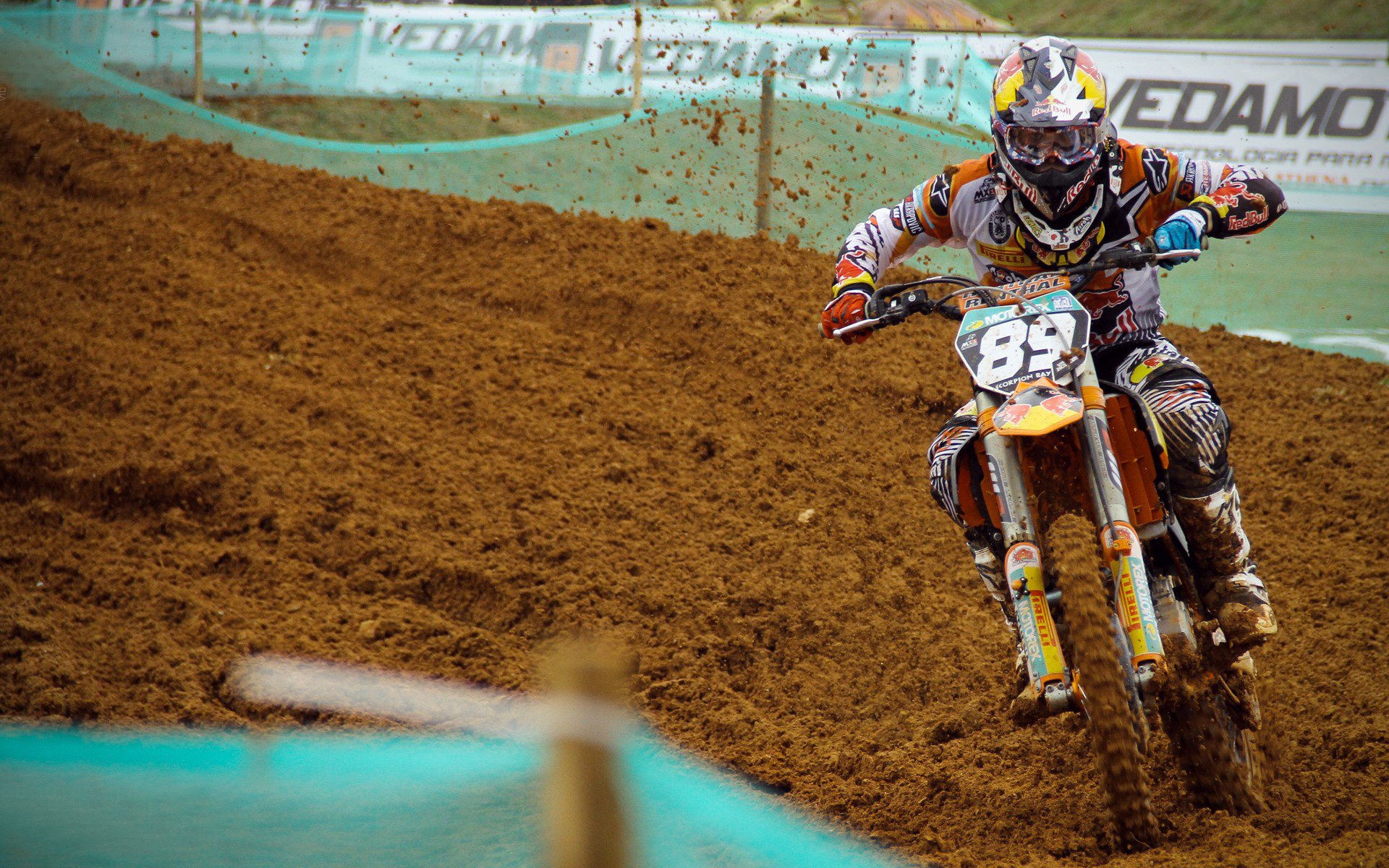 开云体育入口-森林狼击溃马刺，伦纳德在F1赛道接管年度争冠—跨界竞技的统治力启示