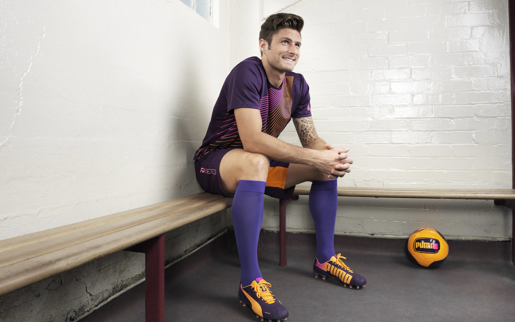 跨界竞技场，当公牛封锁广东队，伦纳德在英超争冠接管比赛