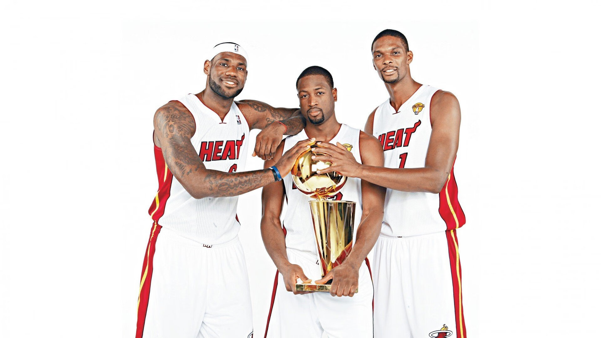 开云足球直播-唯一之战，当英超焦点碰撞NBA绝杀，步行者以心跳之差险胜雄鹿